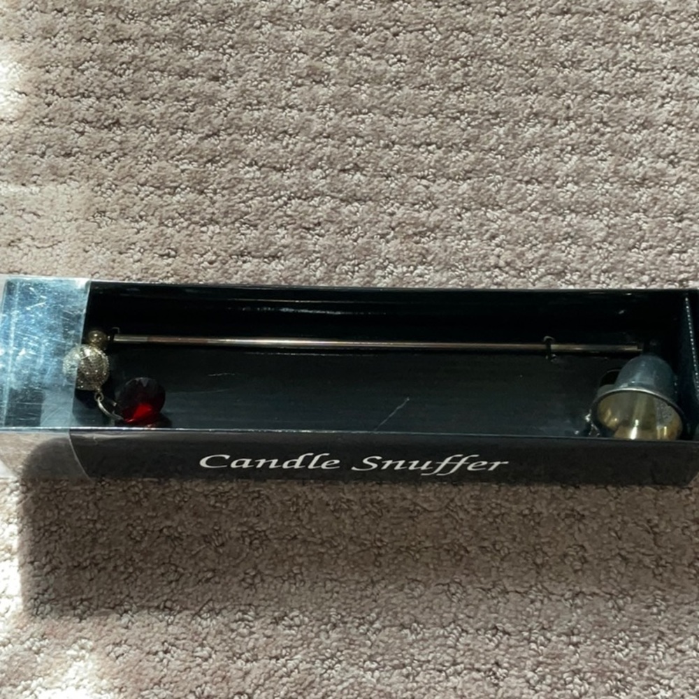 TWO’S COMPANY CANDLE SNUFFER NWT